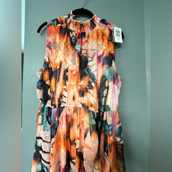 Gorgeous flowy maxi dress! NWT torrid size 1. - Picture 3 of 3
